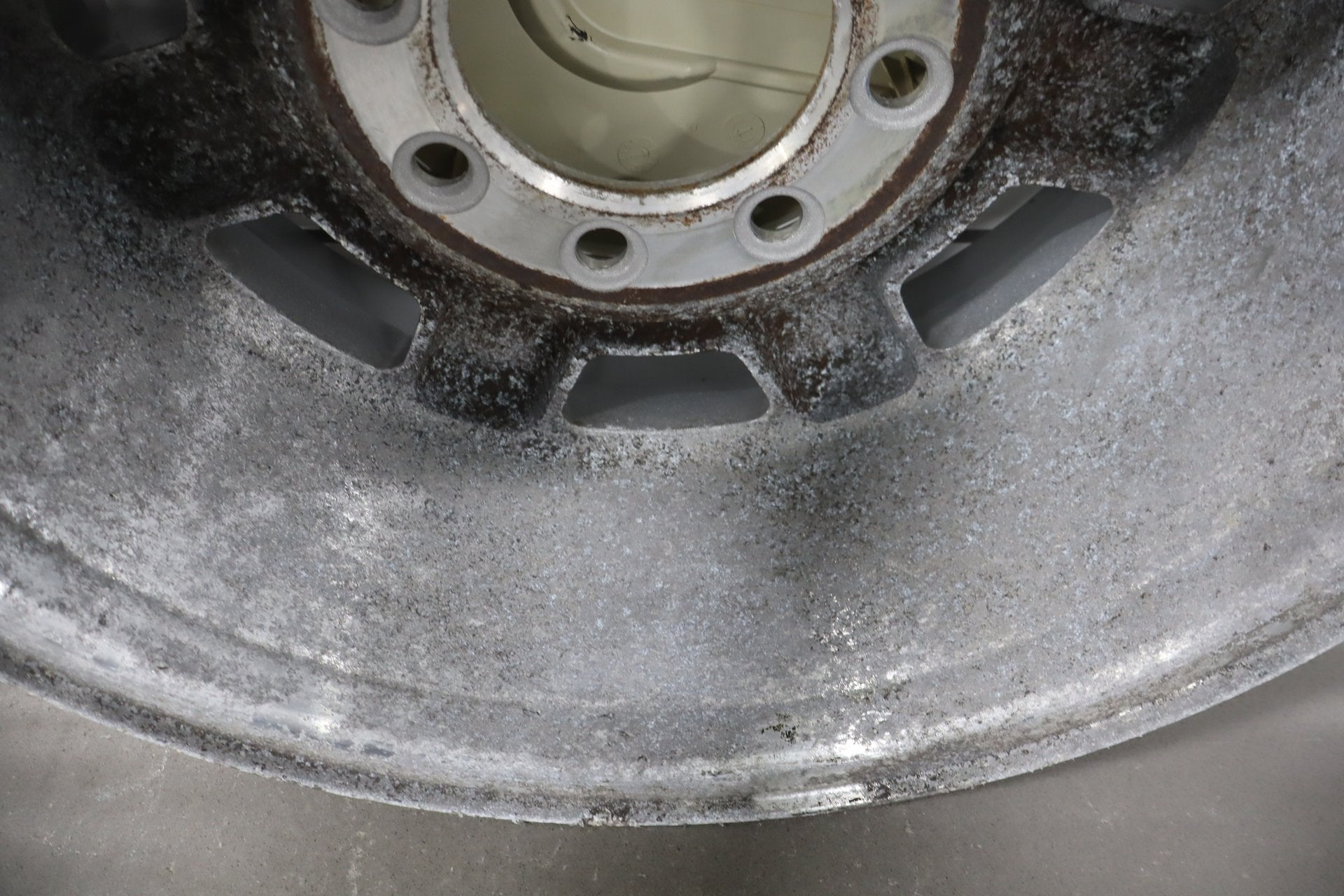 2003-2007 Hummer H2 17x8.5 OEM Wheel- Single Silver