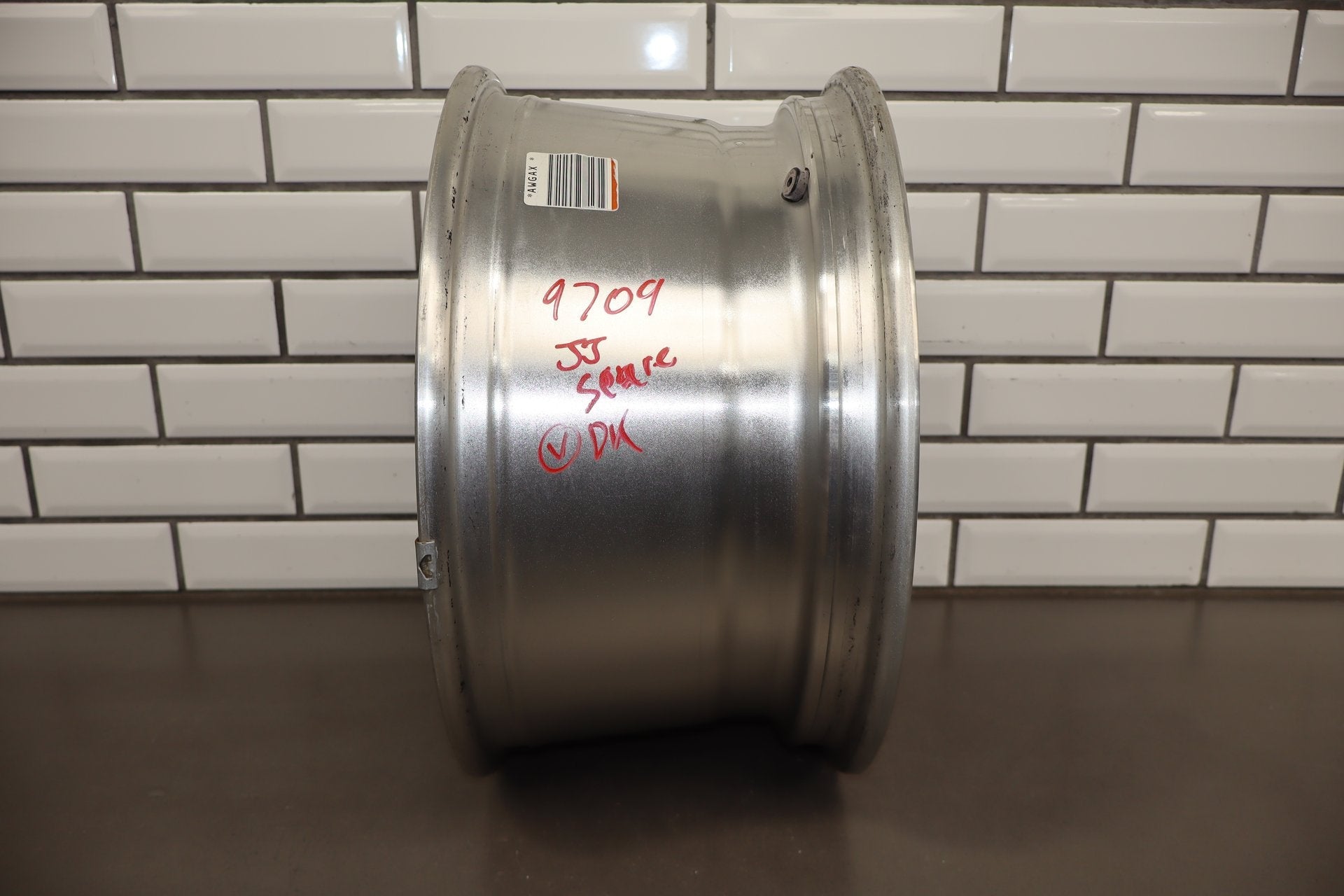 2003-2007 Hummer H2 17x8.5 OEM Wheel - Single Silver