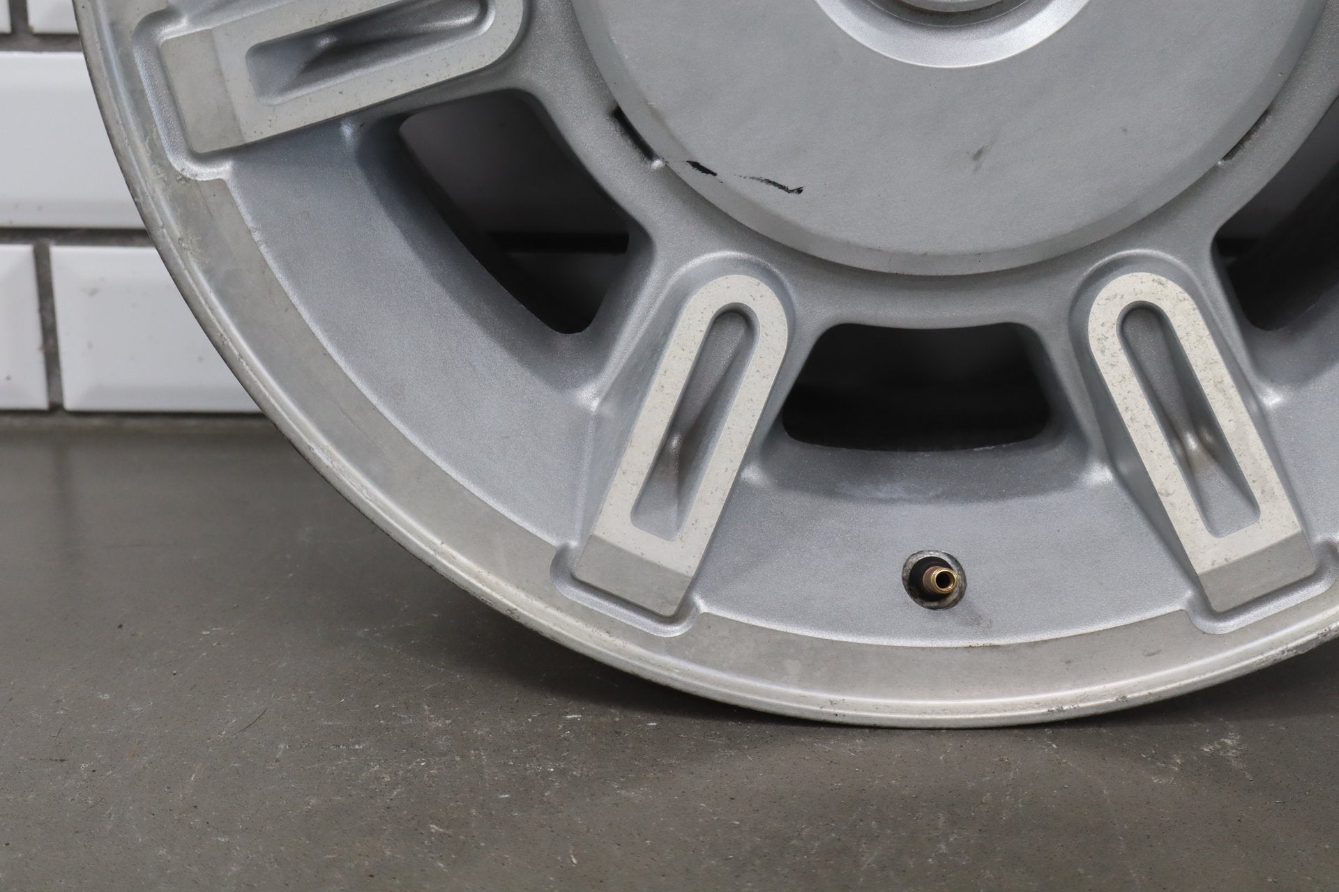 2003-2007 Hummer H2 17x8.5 OEM Wheel- Single Silver