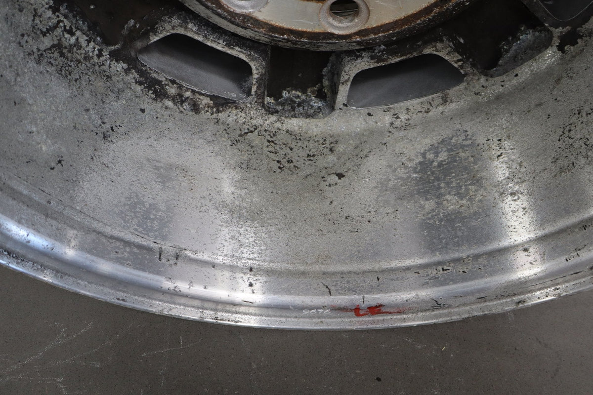 2003-2007 Hummer H2 17x8.5 OEM Wheel - Single Silver