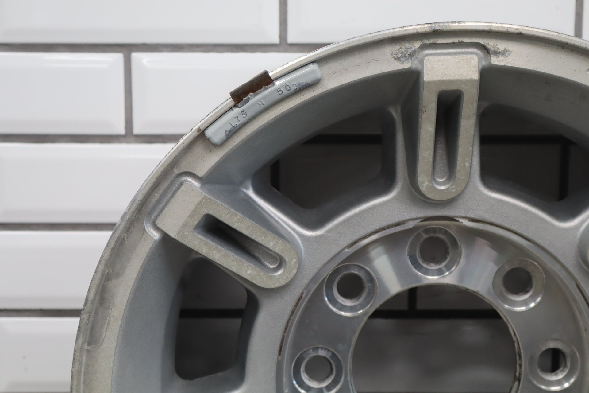 2003-2007 Hummer H2 17x8.5 OEM Wheel- Single Silver