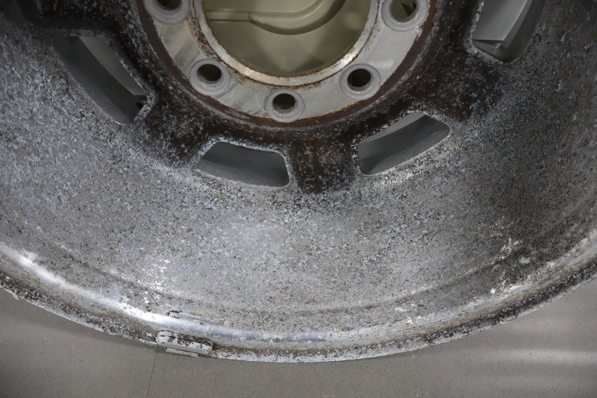 2003-2007 Hummer H2 17x8.5 OEM Wheel- Single Silver