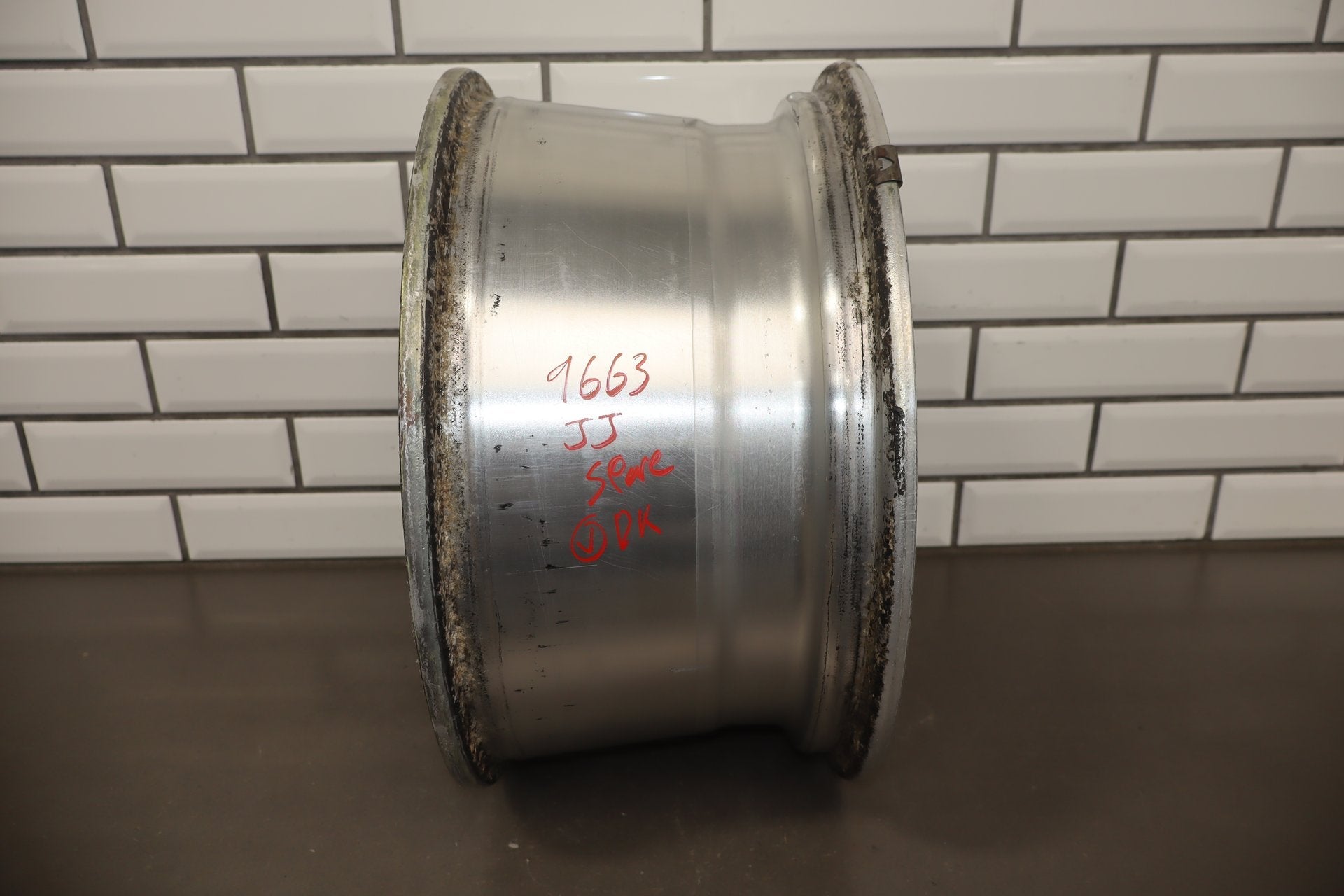 2003-2007 Hummer H2 17x8.5 OEM Wheel- Single Silver