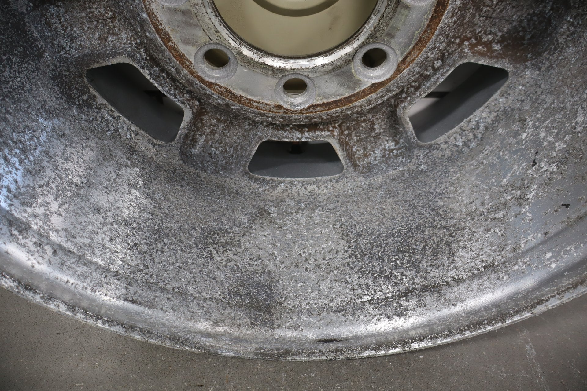 2003-2007 Hummer H2 17x8.5 OEM Wheel- Single Silver