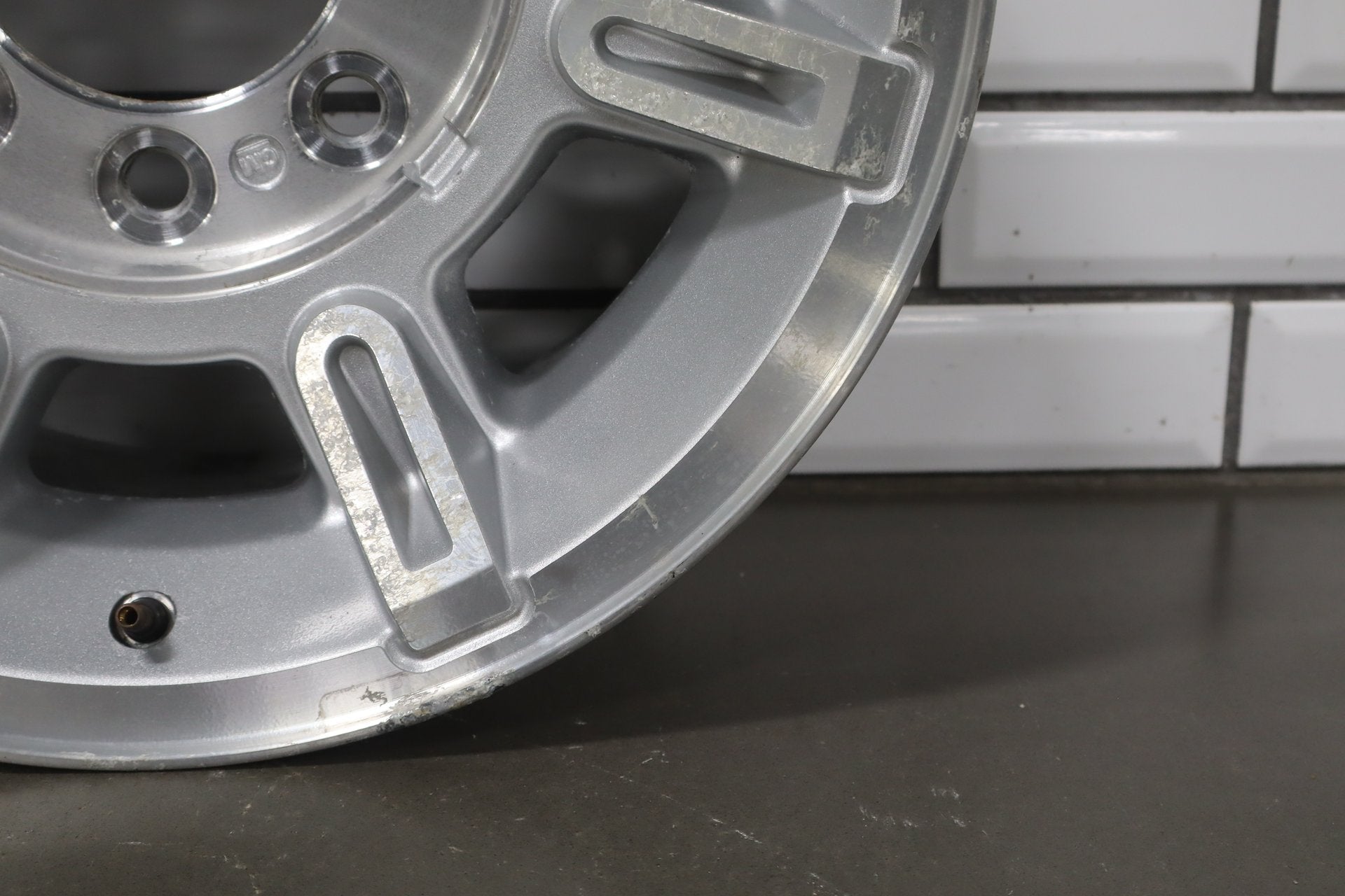 2003-2007 Hummer H2 17x8.5 OEM Wheel- Single Silver