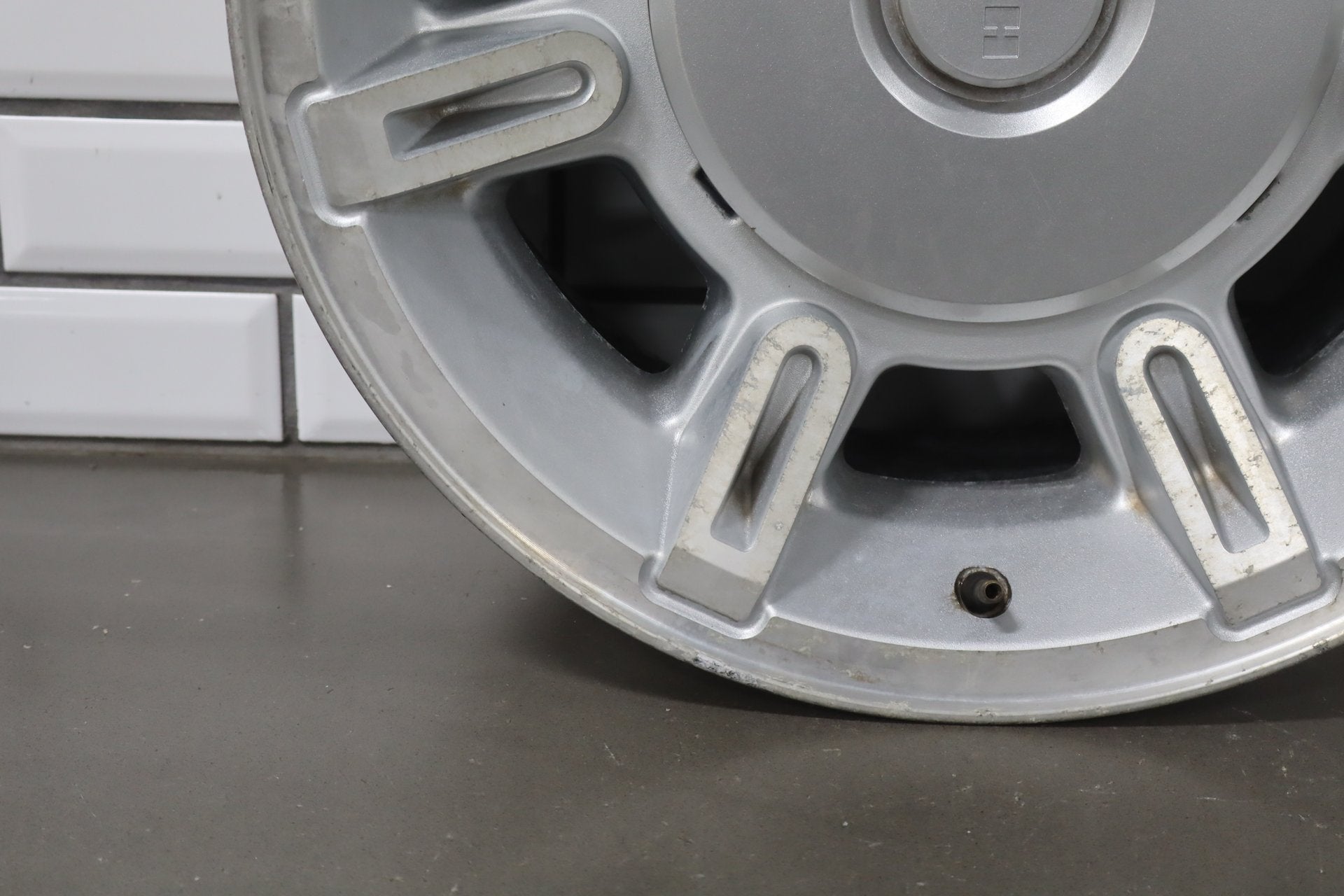 2003-2007 Hummer H2 17x8.5 OEM Wheel- Single Silver