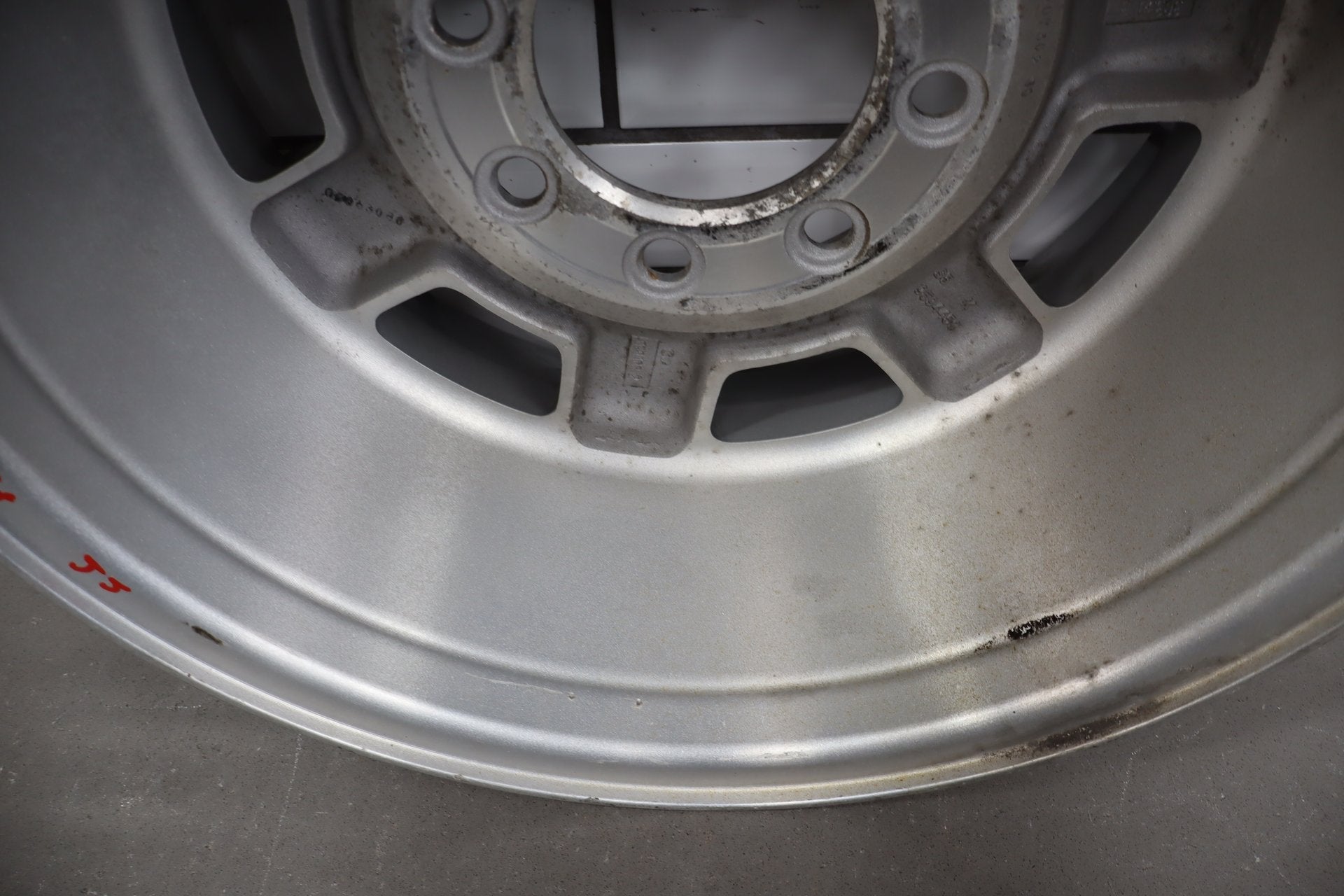 2003-2007 Hummer H2 17x8.5 OEM Wheel - Single Silver