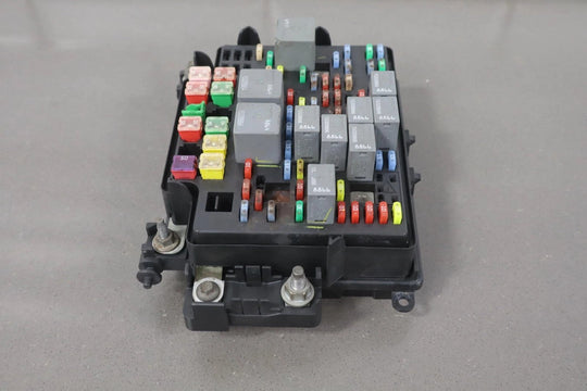 2003 - 2007 Hummer H2 6.0L Engine Underhood Fuse Junction Relay Box