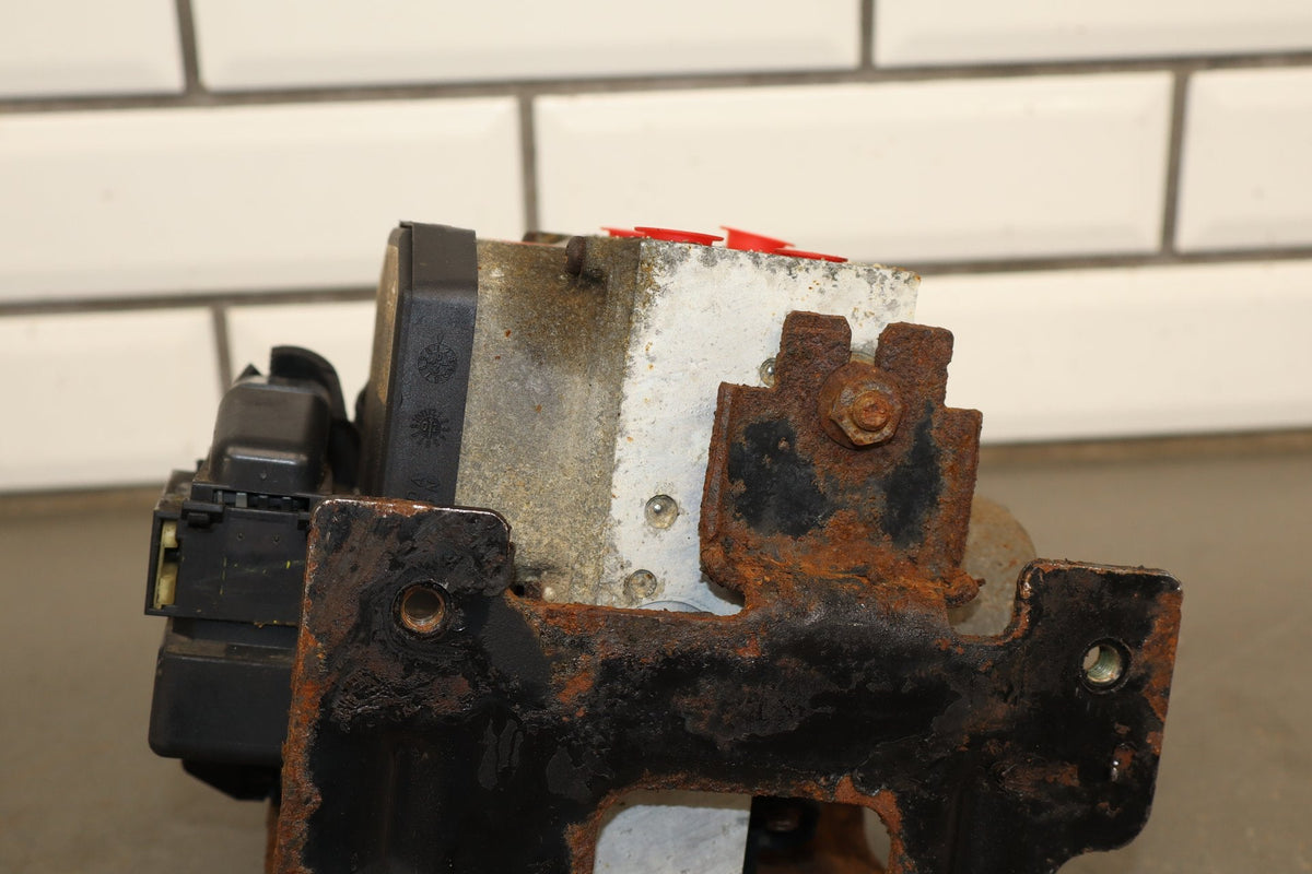2003-2007 Hummer H2 - ABS Brake Unit 19301997