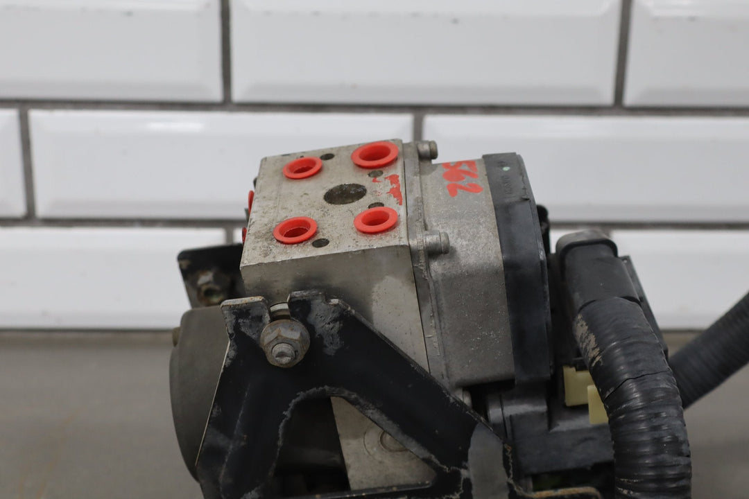 2003 - 2007 Hummer H2 - ABS Brake Unit 19301997