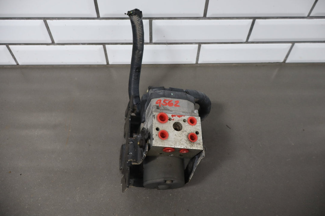 2003 - 2007 Hummer H2 - ABS Brake Unit 19301997