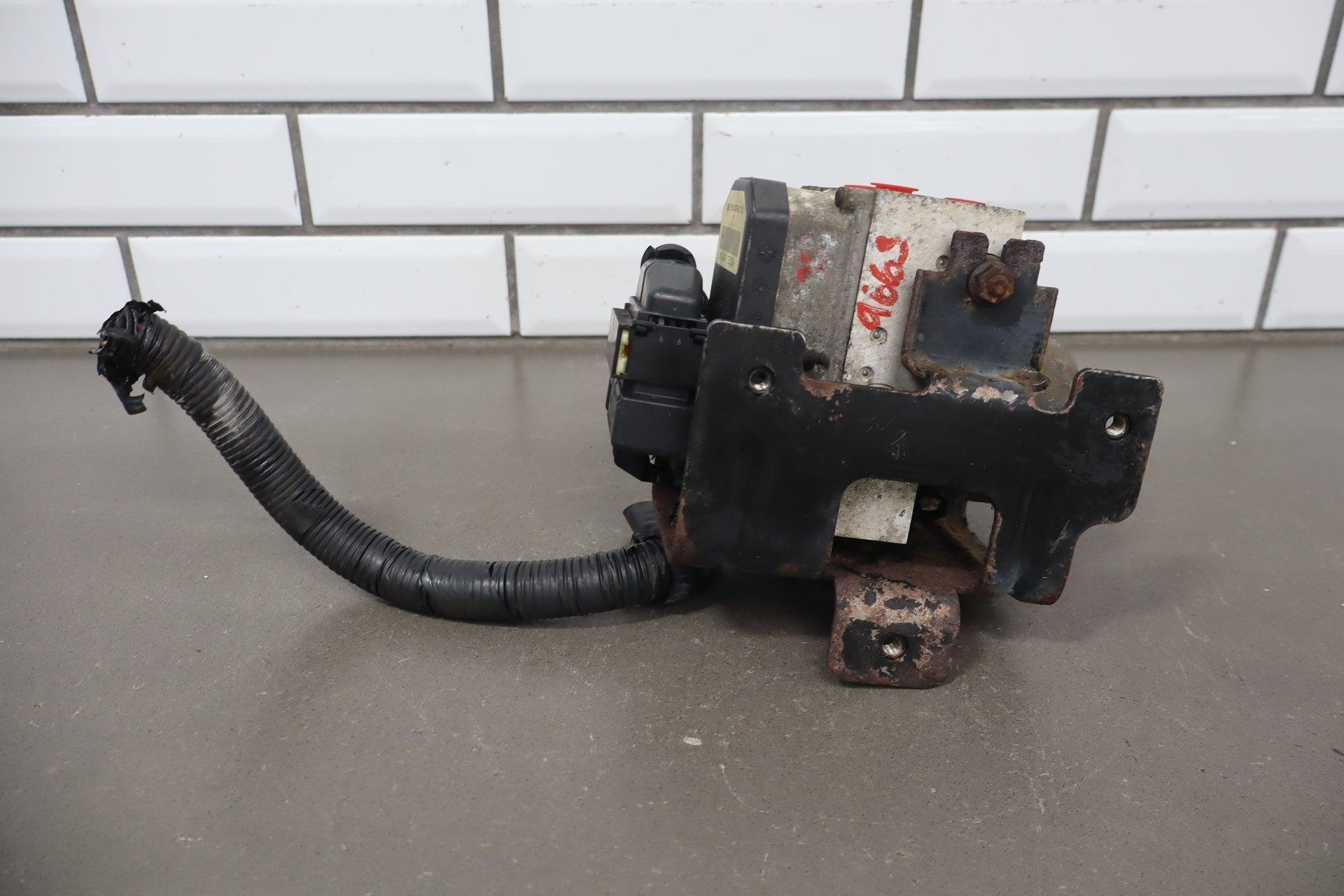 2003-2007 Hummer H2- ABS Brake Unit 19301997
