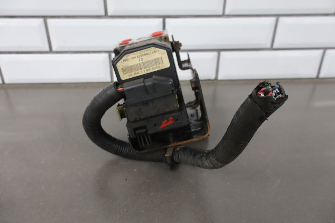 2003 - 2007 Hummer H2 - ABS Brake Unit 19301997