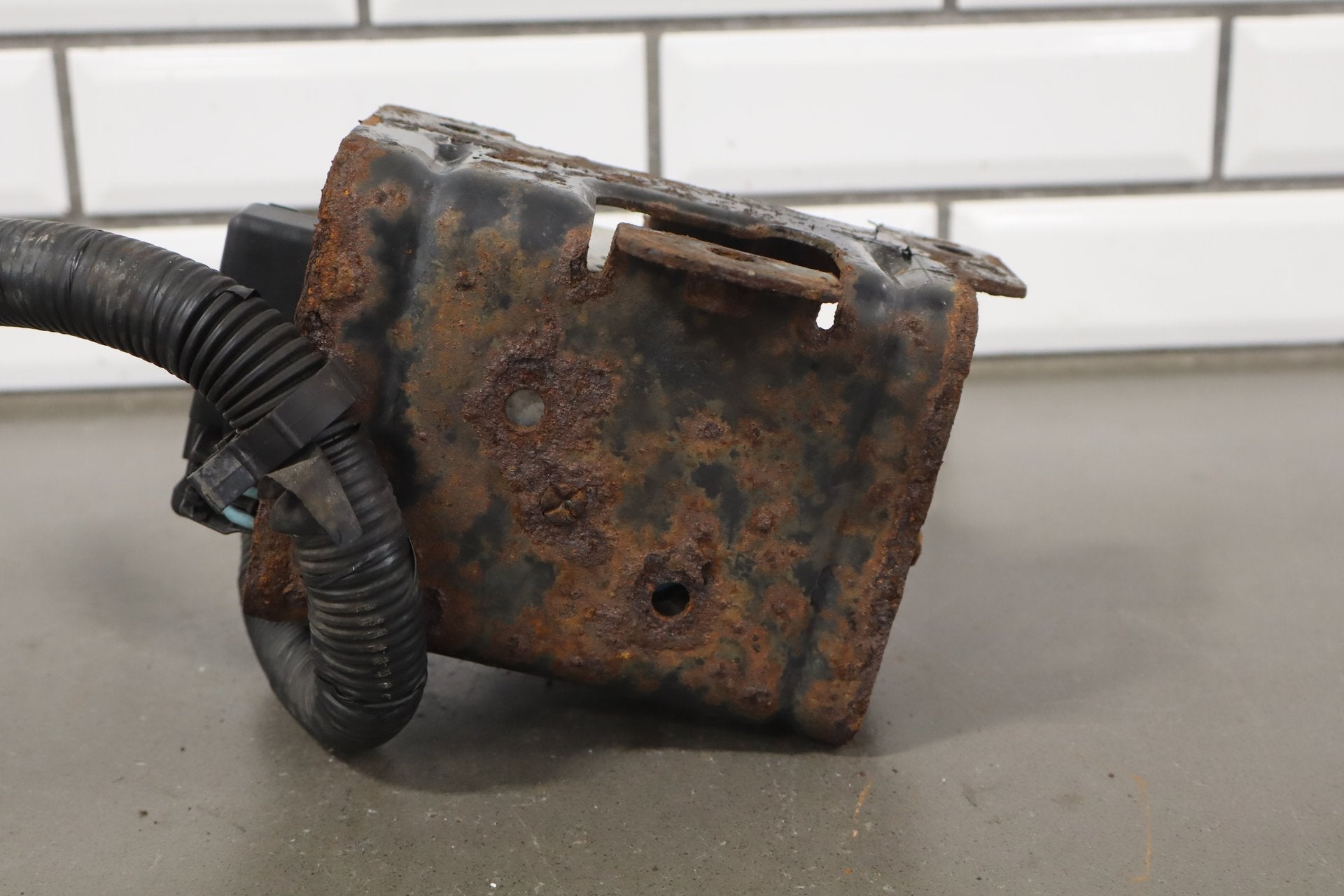 2003-2007 Hummer H2- ABS Brake Unit 19301997