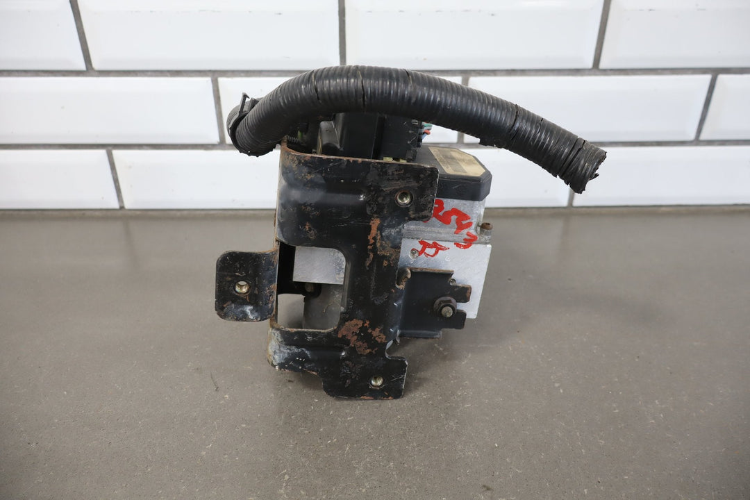 2003 - 2007 Hummer H2 - ABS Brake Unit 19301997
