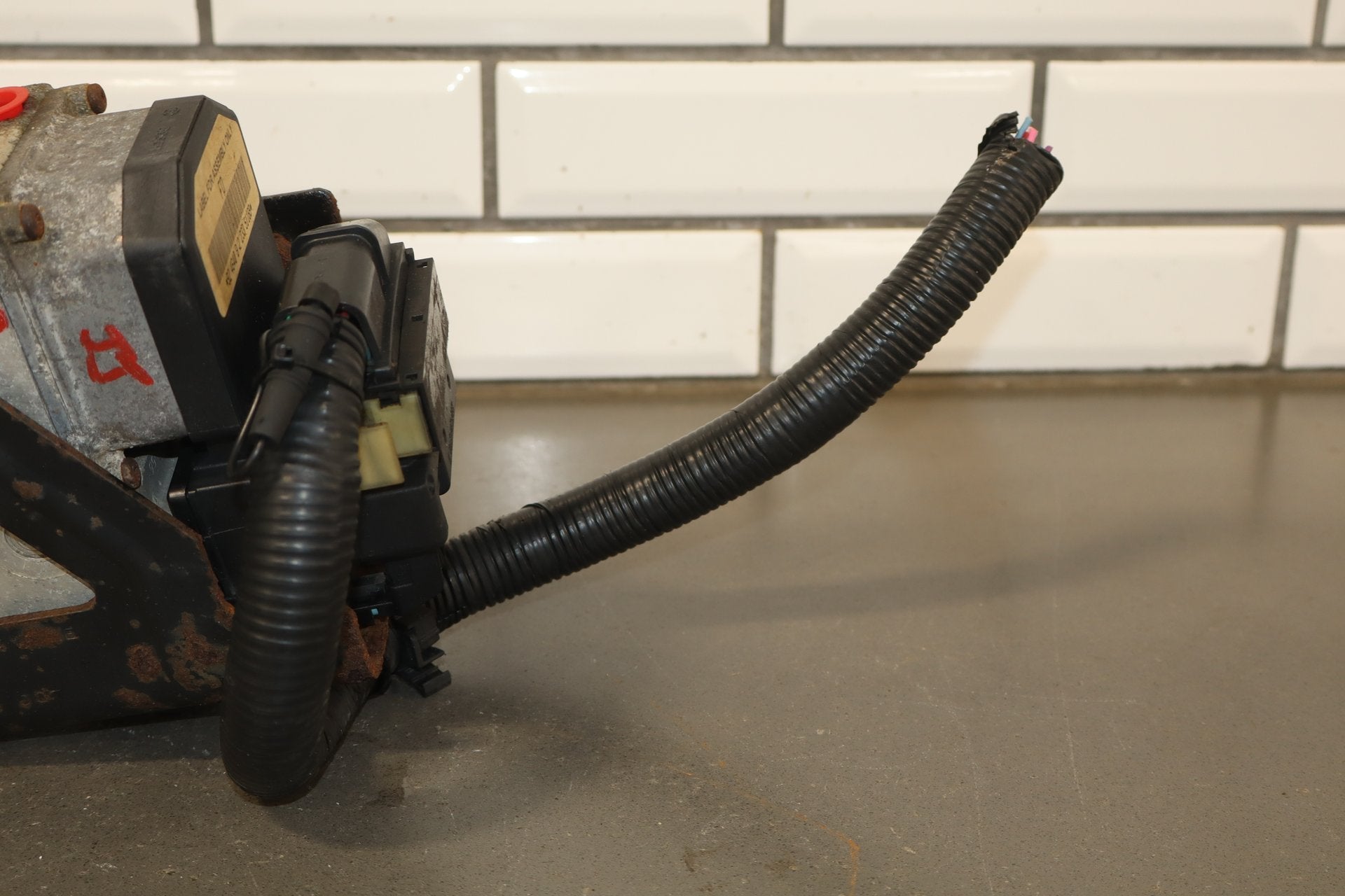 2003-2007 Hummer H2- ABS Brake Unit 19301997