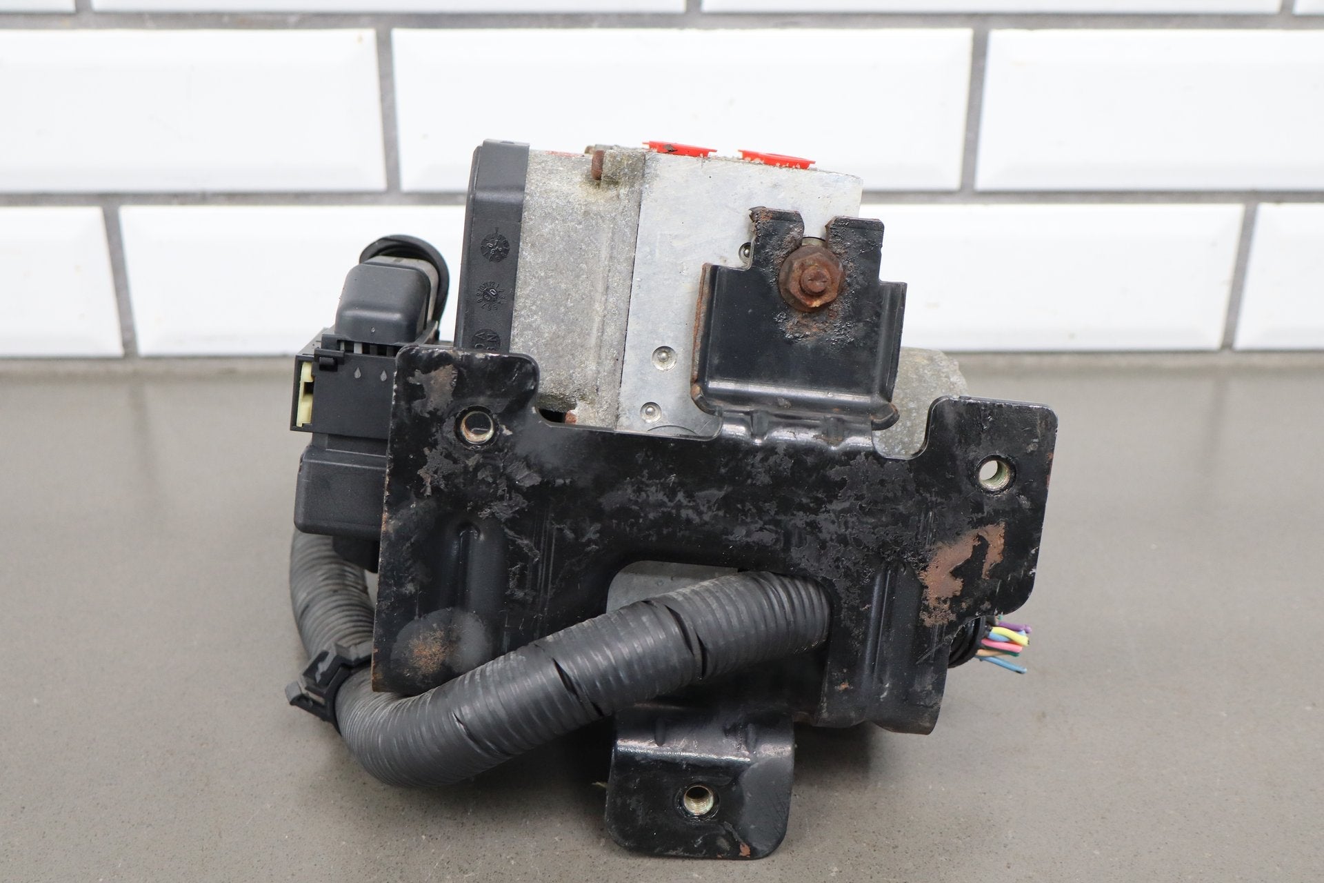 2003-2007 Hummer H2 - ABS Brake Unit 19301997