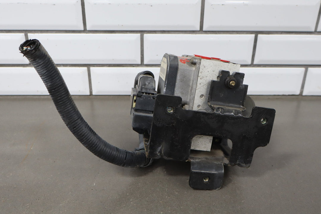 2003 - 2007 Hummer H2 - ABS Brake Unit 19301997