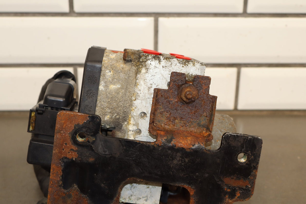 2003-2007 Hummer H2 - ABS Brake Unit 19301997