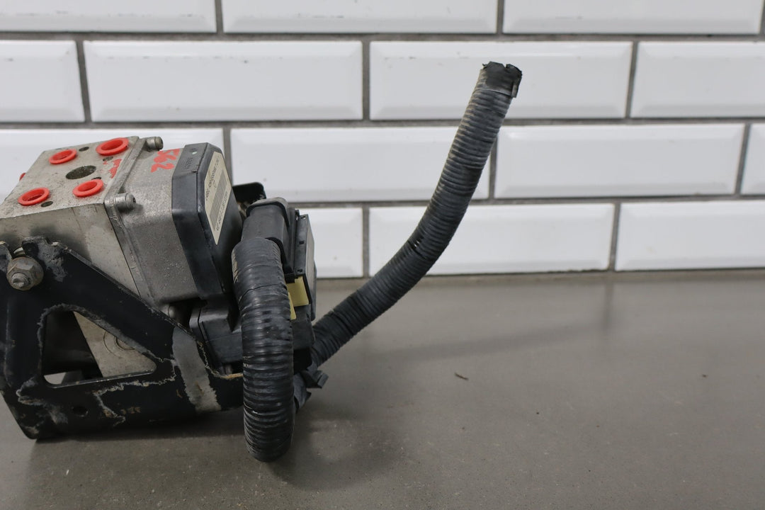 2003 - 2007 Hummer H2 - ABS Brake Unit 19301997