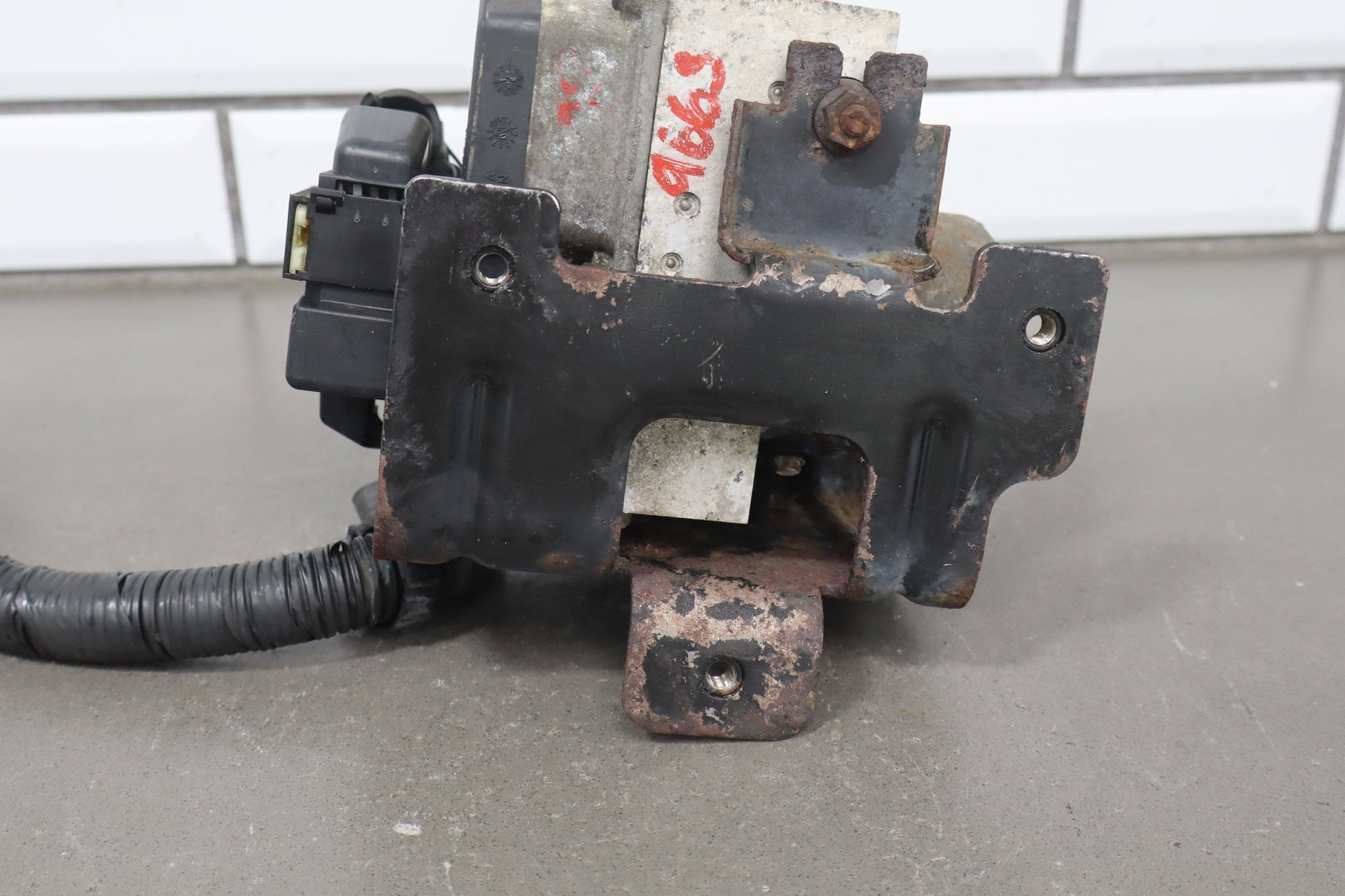 2003-2007 Hummer H2- ABS Brake Unit 19301997