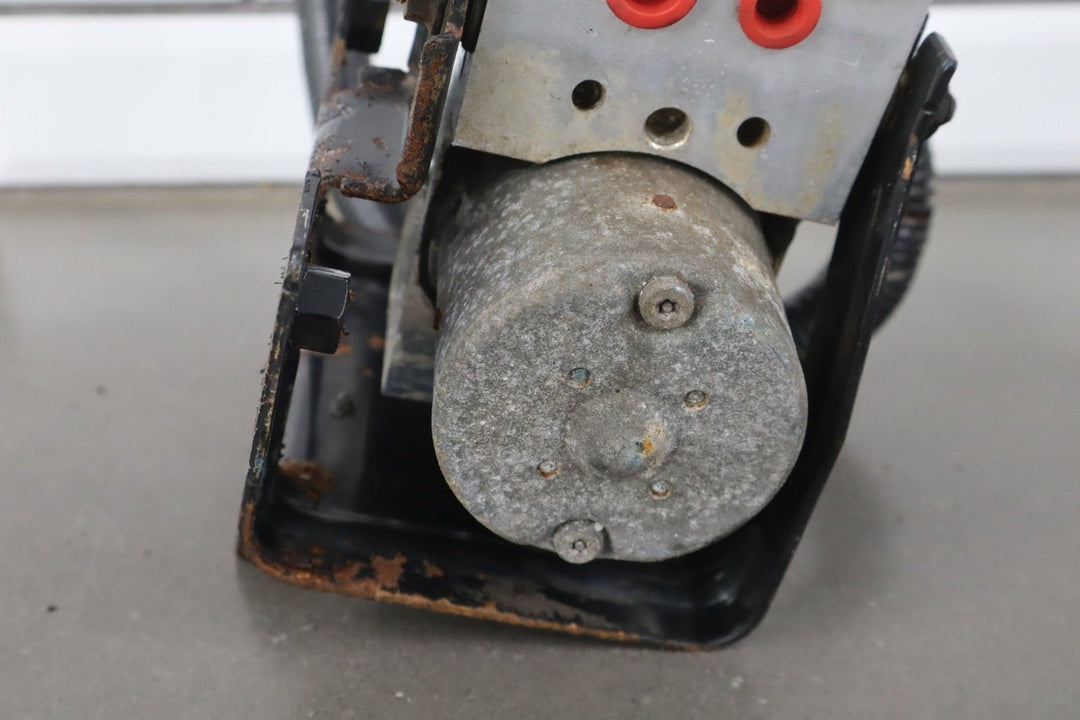 2003 - 2007 Hummer H2 - ABS Brake Unit 19301997