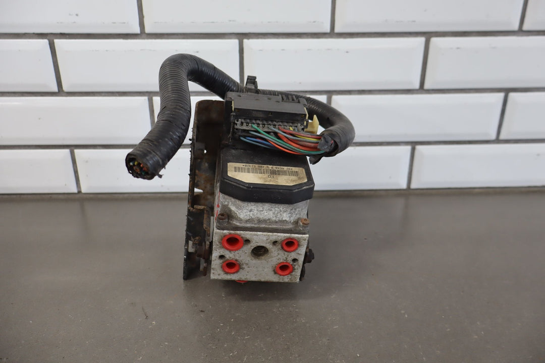 2003 - 2007 Hummer H2 - ABS Brake Unit 19301997