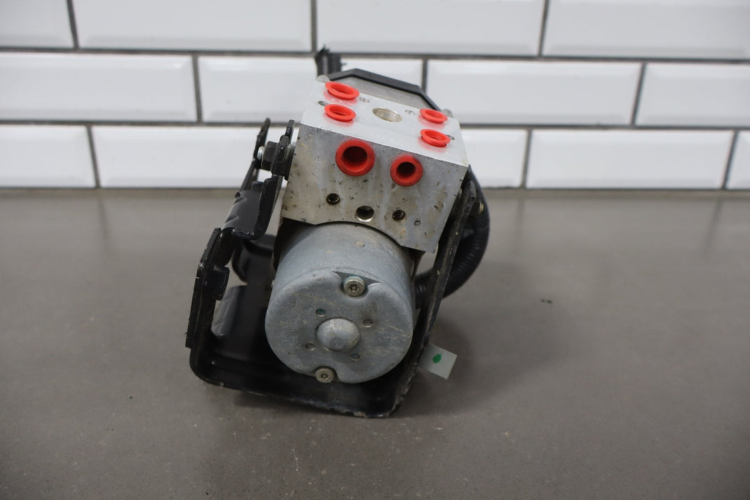 2003 - 2007 Hummer H2 - ABS Brake Unit 19301997
