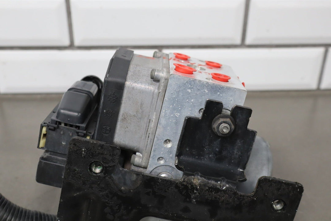 2003 - 2007 Hummer H2 ABS Pump & Module W/Pigtail OEM