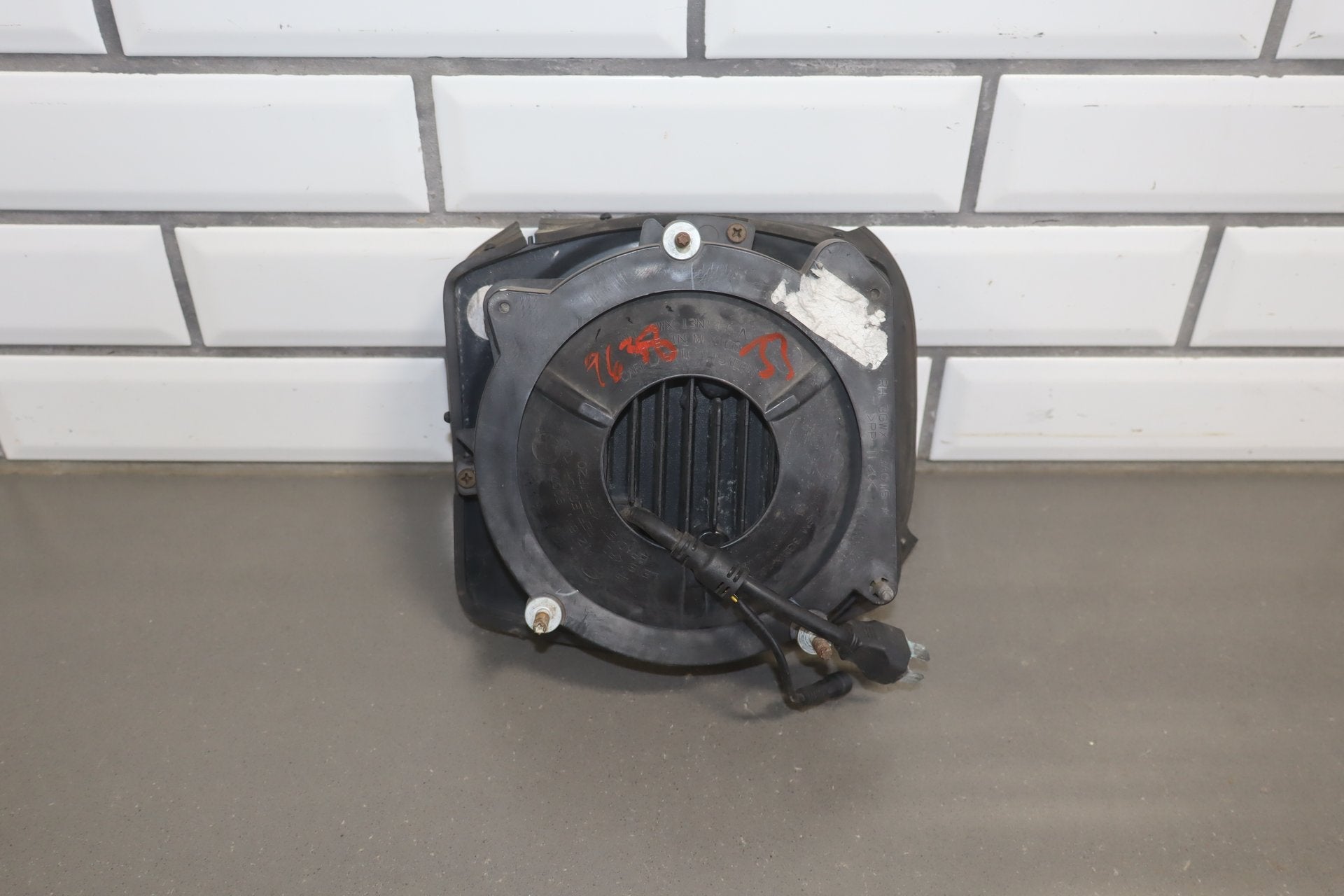 2003-2007 Hummer H2 Aftermarket LED Headlight Set