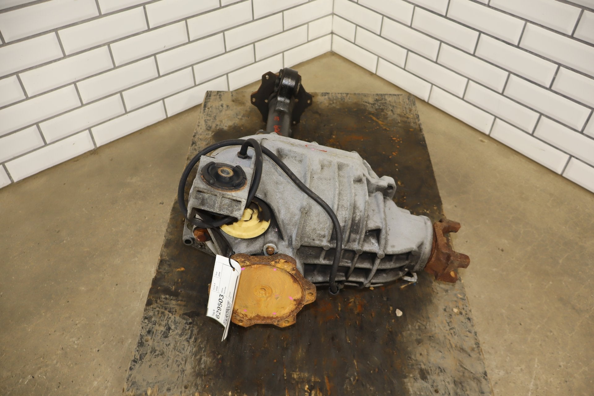 2003-2007 Hummer H2 Carrier Assembly 25819234 182908 Miles