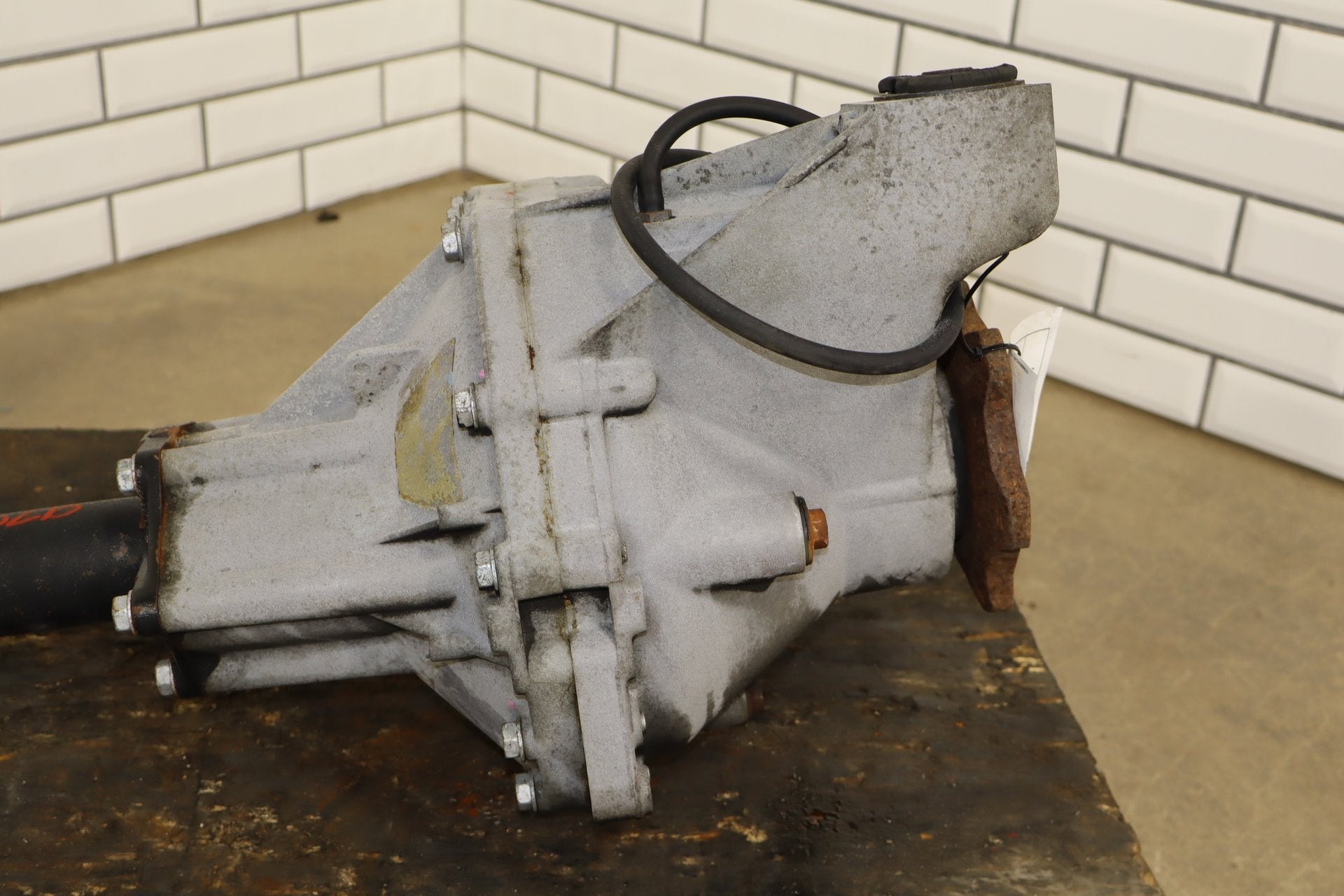 2003-2007 Hummer H2 Carrier Assembly 25819234 182908 Miles