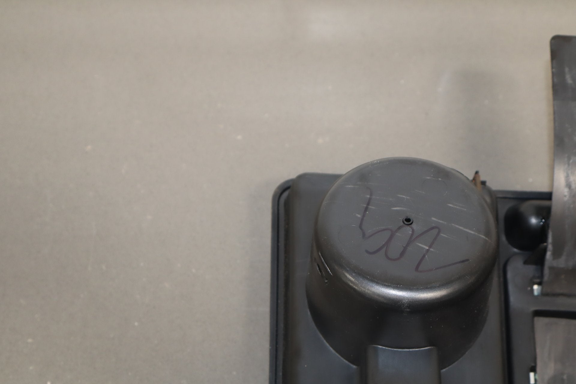 2003-2007 Hummer H2- Cup Holder, Shifter Bezel 15137654