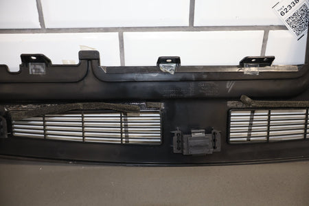 2003-2007 Hummer H2- Dash Upper Defroster Vent 15142915