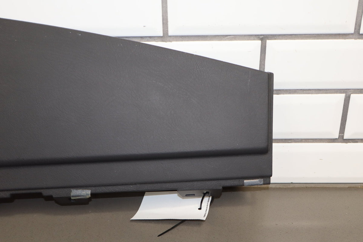 2003-2007 Hummer H2- Dash Upper Defroster Vent 15142915