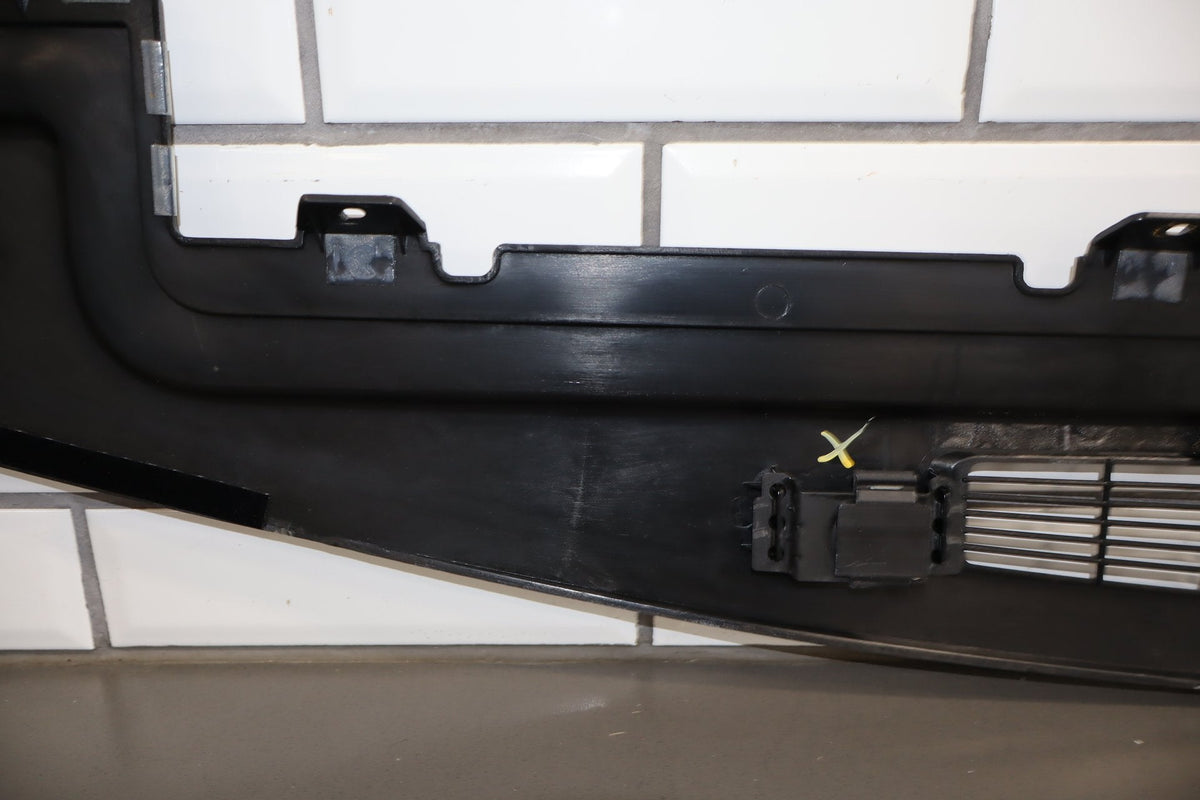 2003-2007 Hummer H2- Dash Upper Defroster Vent 15142915