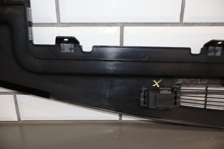 2003-2007 Hummer H2- Dash Upper Defroster Vent 15142915