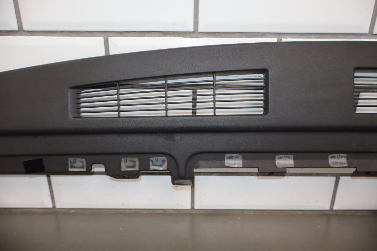 2003-2007 Hummer H2- Dash Upper Defroster Vent 15142915