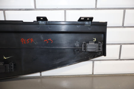 2003-2007 Hummer H2- Dash Upper Defroster Vent 15142915