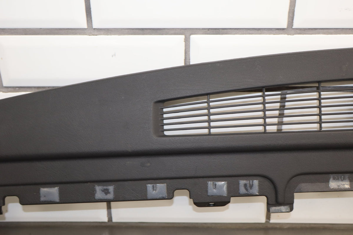 2003-2007 Hummer H2- Dash Upper Defroster Vent 15142915