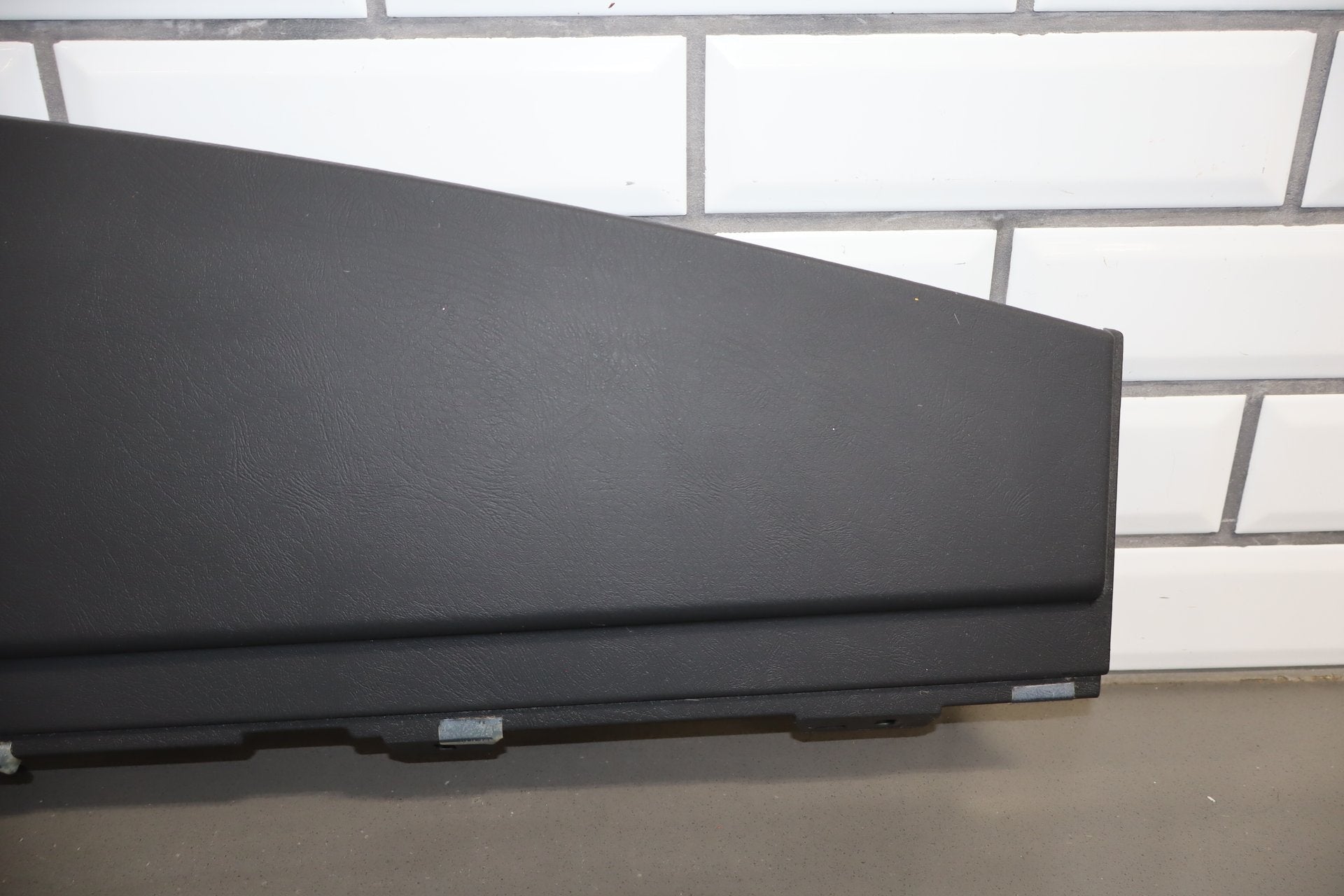 2003-2007 Hummer H2- Dash Upper Defroster Vent 15142915