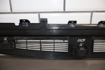 2003-2007 Hummer H2- Dash Upper Defroster Vent 15142915