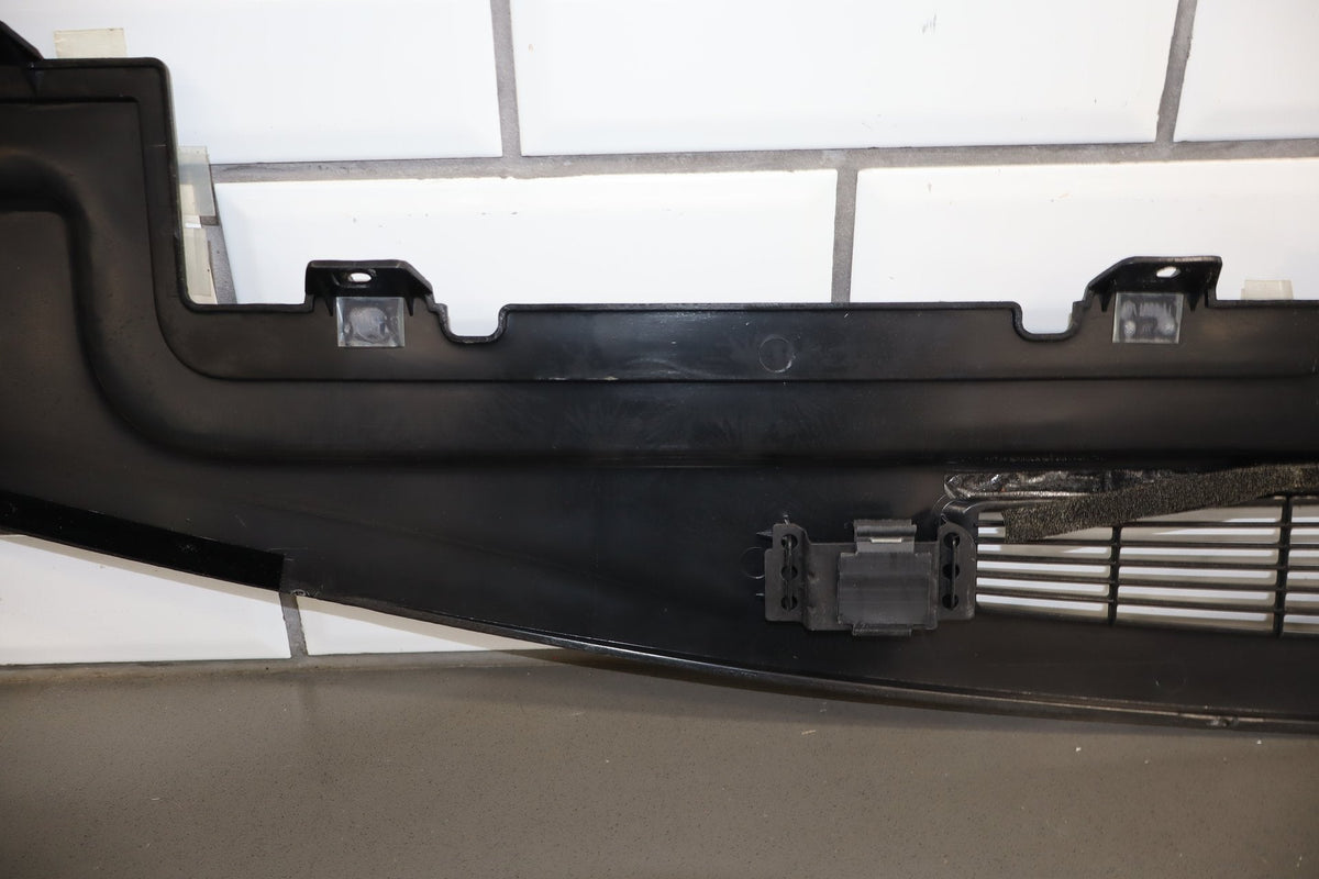 2003-2007 Hummer H2- Dash Upper Defroster Vent 15142915