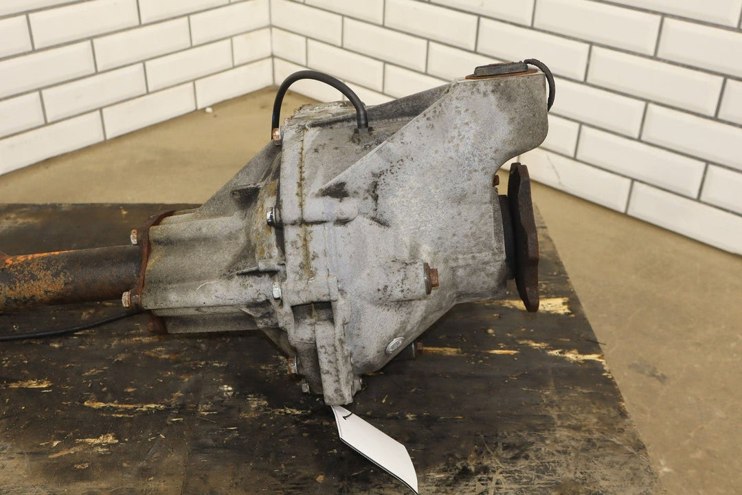 2003 - 2007 Hummer H2 Differential Carrier Assembly 25819234 162559 Miles