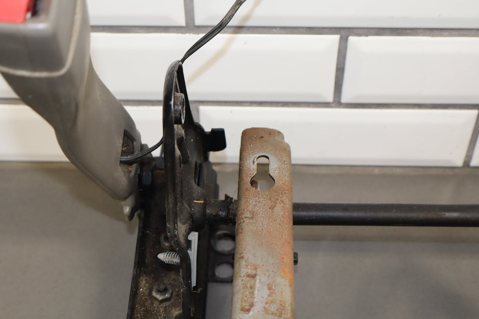 2003-2007 Hummer H2- Driver Front Seat Track