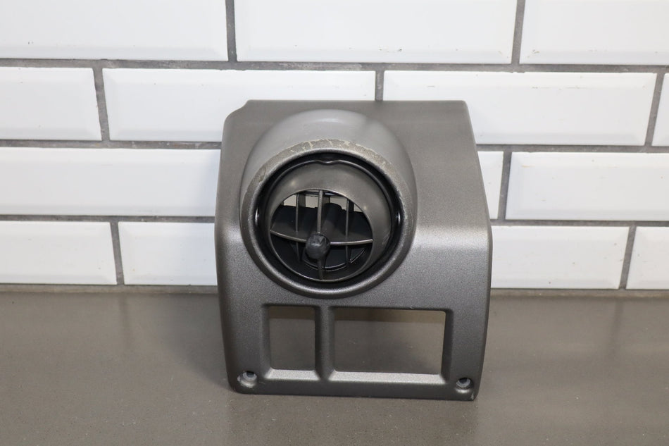 2003-2007 Hummer H2- Driver Left Dash Air Vent 10358034