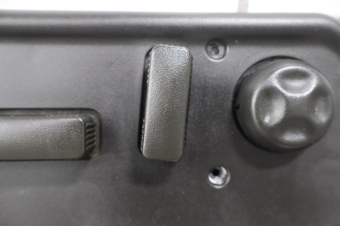 2003 - 2007 Hummer H2 - Driver Left Power Seat Adjuster Switch W/ Bezel 88942385