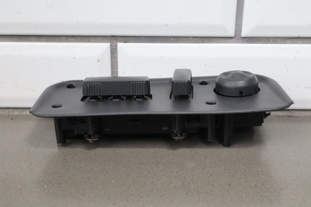 2003-2007 Hummer H2 - Driver Left Power Seat Adjuster Switch W/ Bezel 88942385