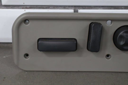 2003 - 2007 Hummer H2 - Driver Left Power Seat Adjuster Switch W/ Bezel 88942385