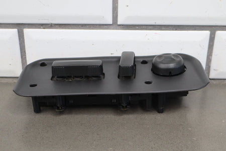2003-2007 Hummer H2 - Driver Left Power Seat Adjuster Switch W/ Bezel 88942385